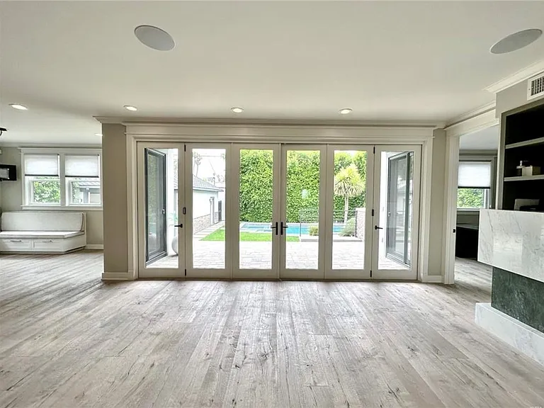 1616 N Ogden Dr — Photo 22