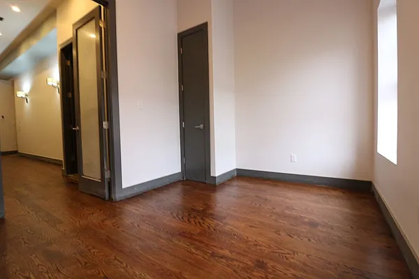 Rented by Nooklyn NYC LLC | media 100