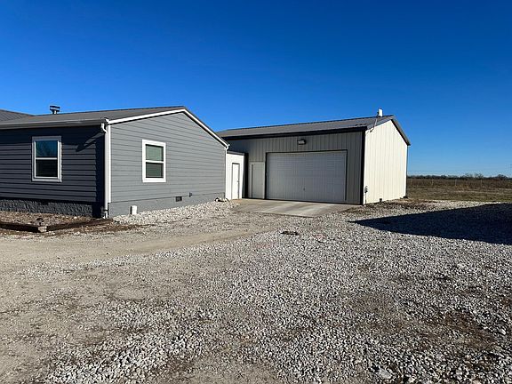 Oversized 2 car garage/workshop