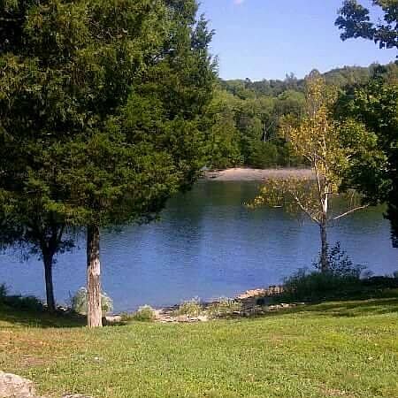1st image of 940 Shawnee Dr