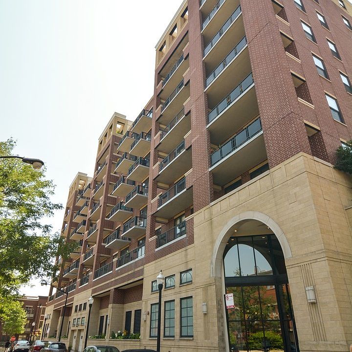 1st image of 811 W 15th Pl Unit 605