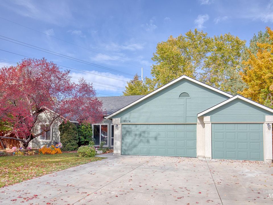 1st image of 12174 W Hinsdale Ct