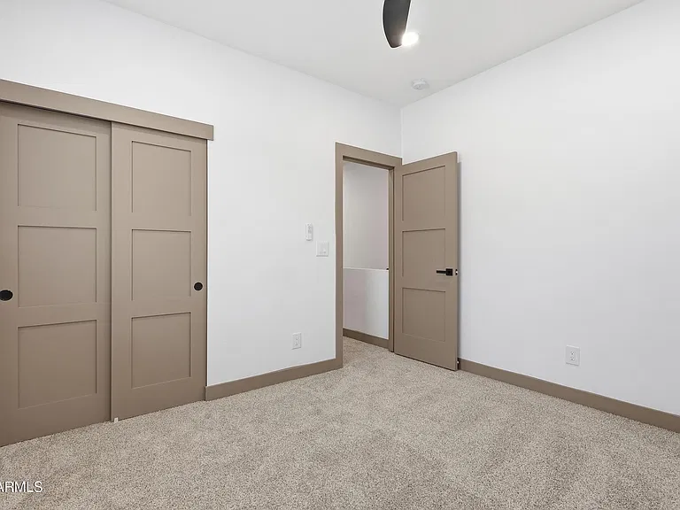 2813 E Trumbull Rd #1 — Photo 23