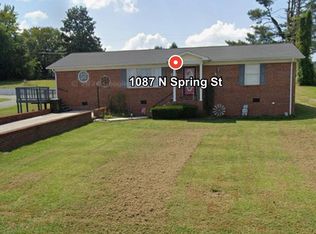 1087 N Spring St, Sparta, TN 38583