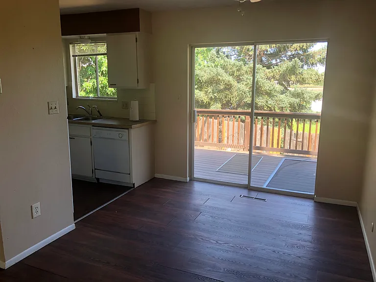 1804 S Whitcomb St — Photo 4
