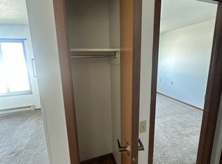 421 SE 9th St, Madison, SD 57042