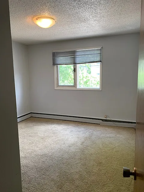 2 bed, $1,400 — Photo 2