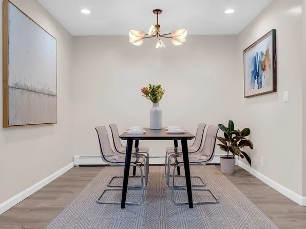 622-624 Saratoga St, Boston, MA 02128