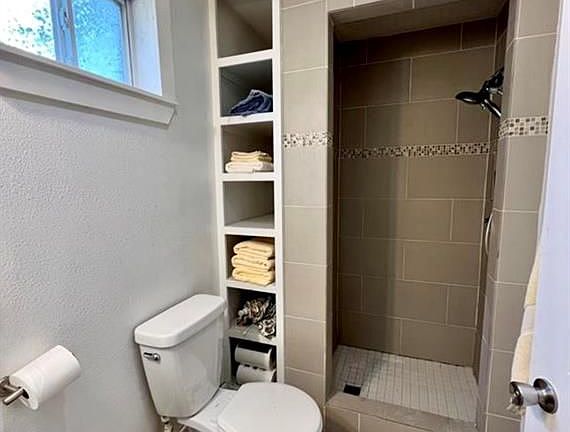 5th image of 728 W 21st St Unit 1