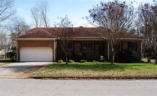 1st image of 1301 Fairway Dr