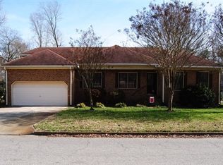 1301 Fairway Dr, Chesapeake, VA 23320