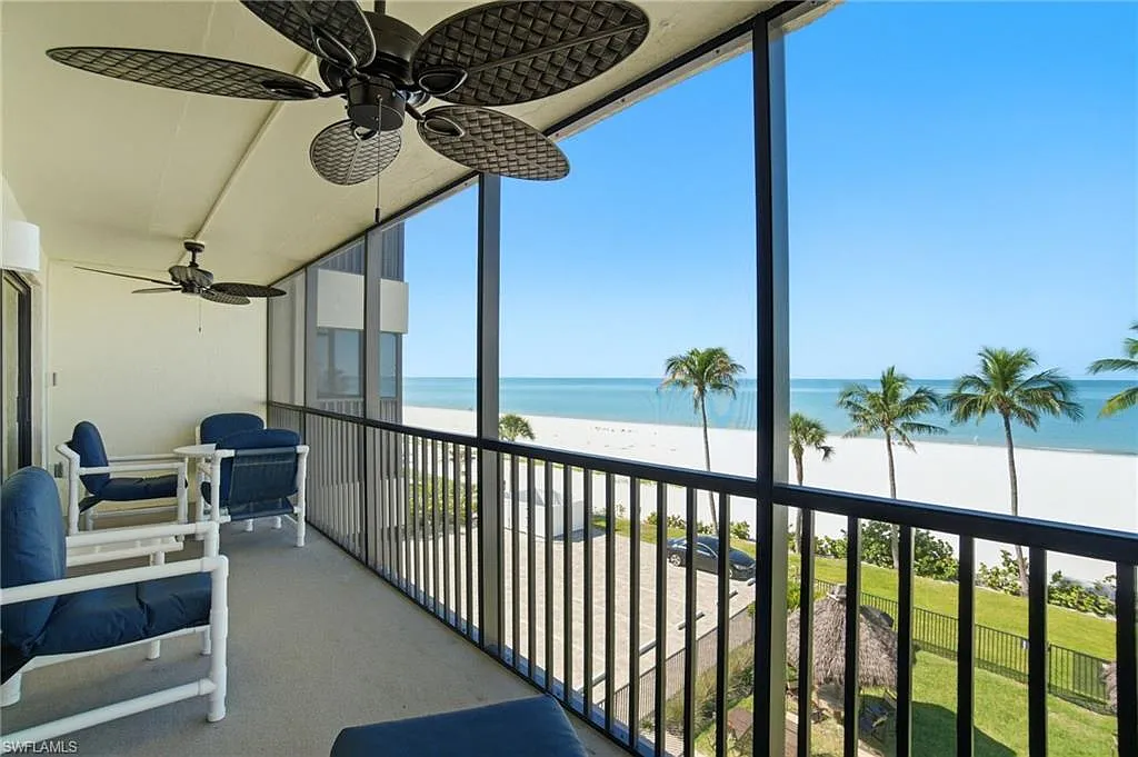 2 bed, 1.5 bath, 871 sqft, $9,250 — Photo 1