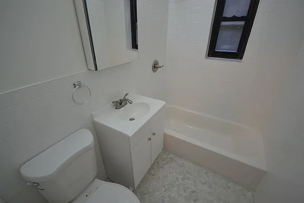 Rented by Silverstein Collection LLC  | media 22