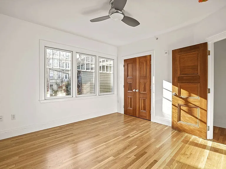 165 Winthrop Rd #D — Photo 29