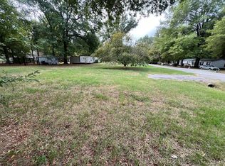 121 Hickory St, Calhoun Falls, SC 29628