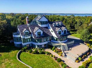 589 Beavertail Rd, Jamestown, RI 02835