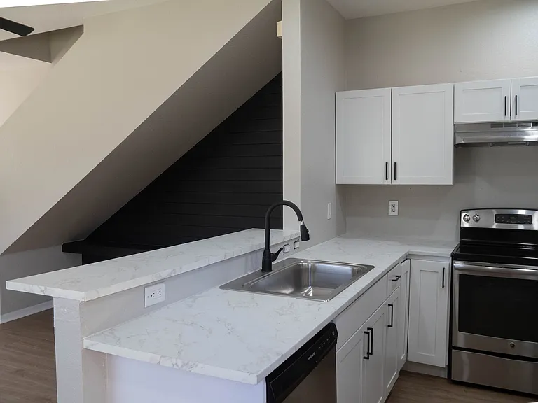 10983 Winter Crest Dr — Photo 4