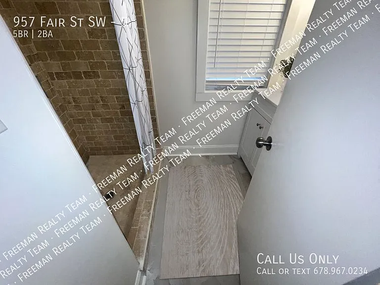 957 Fair St SW #5 — Photo 5