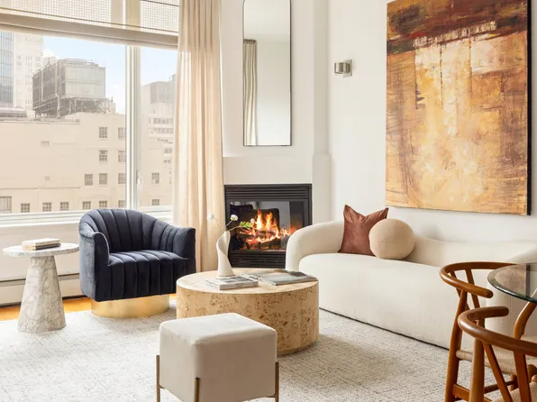 205 East 59th Street 14B image 3 of 16