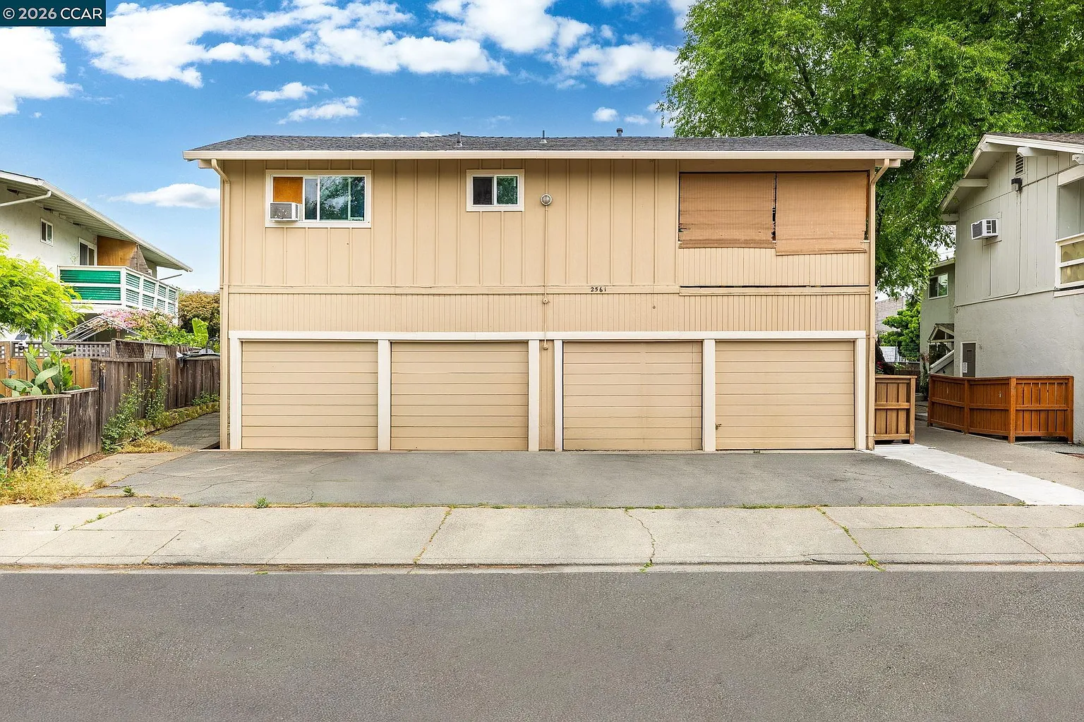 2561 Camara Cir photo 1