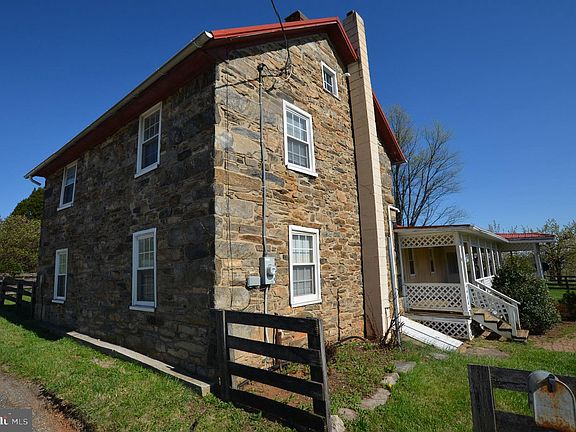 2nd image of 1059 Cashtown Rd
