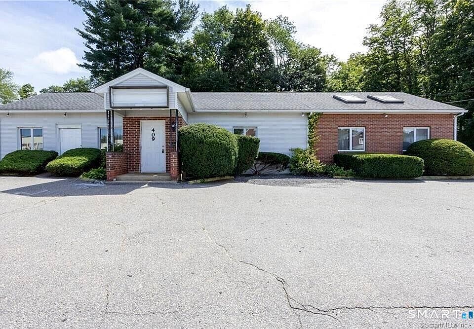 1st image of 409 Oak Ave #3