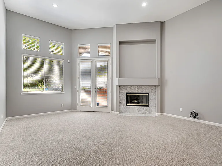1103 Emerald Bay Ln — Photo 3