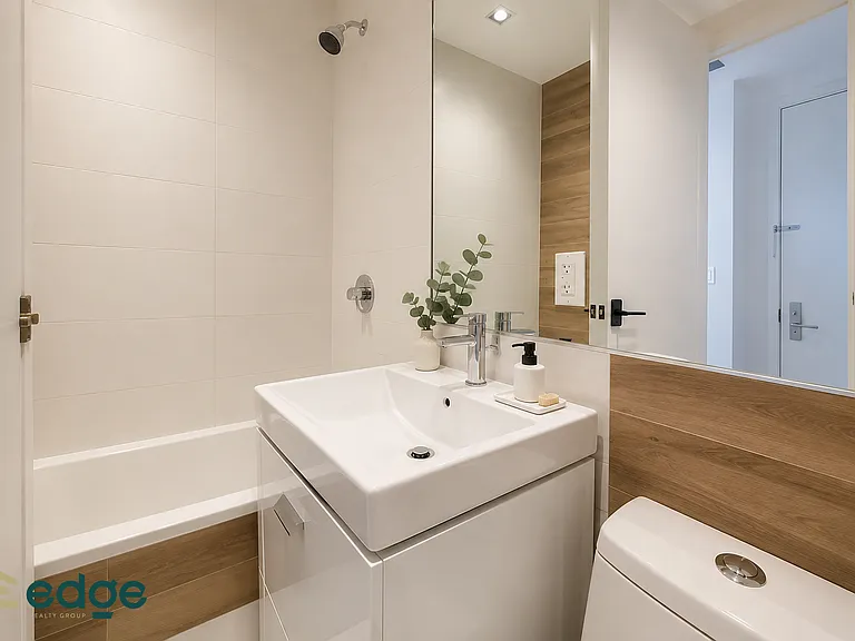 2 N Henry St #2B — Photo 5