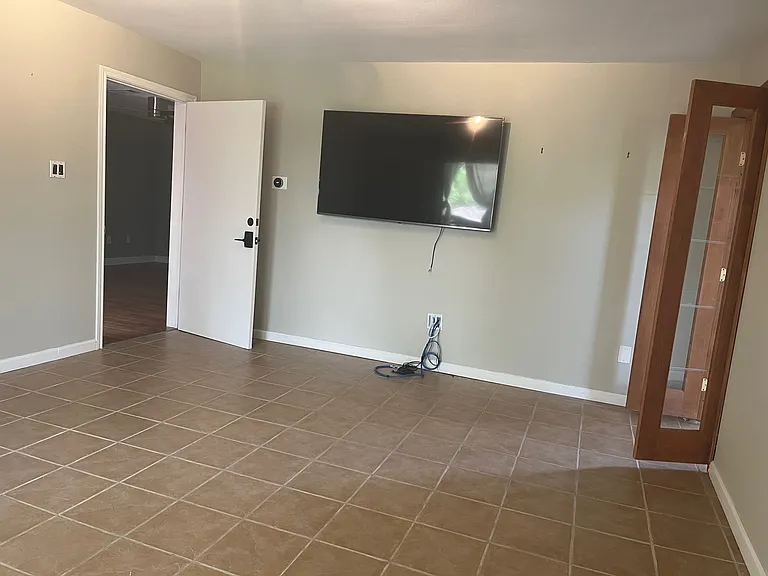 11646 N Oak Hills Pkwy #2 — Photo 5