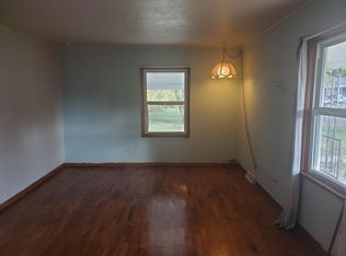 313 E 5th St, Mountain Grove, MO 65711