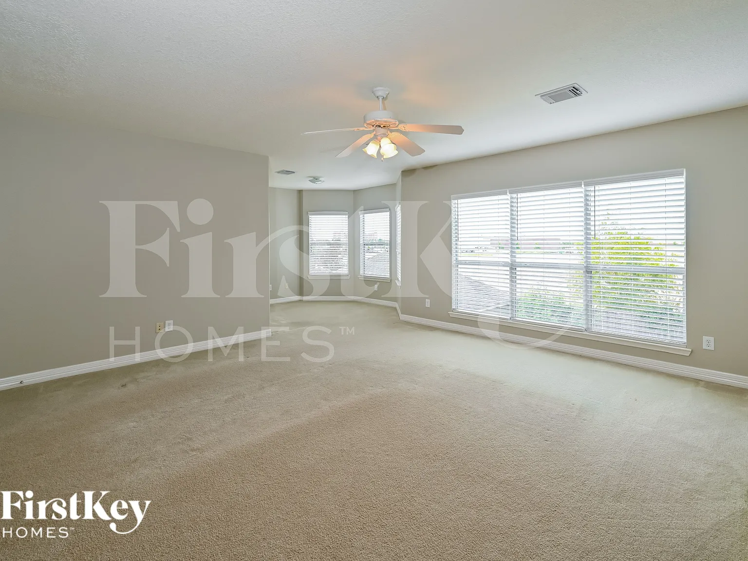 5 bed, 3.0 bath, 3438 sqft, $2,660 — Photo 2