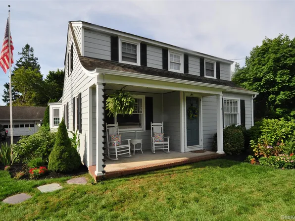 4 Crosby Street, Center Moriches, NY 11934