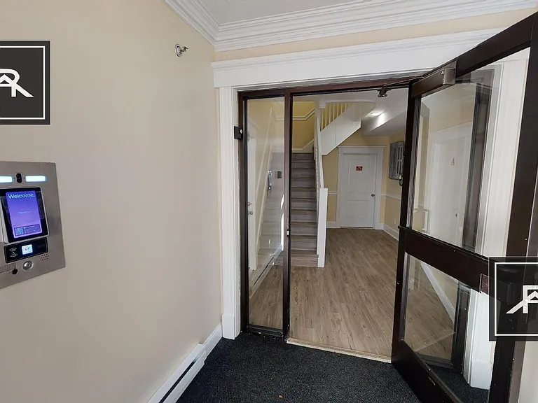 125 Sutherland Rd #L — Photo 13
