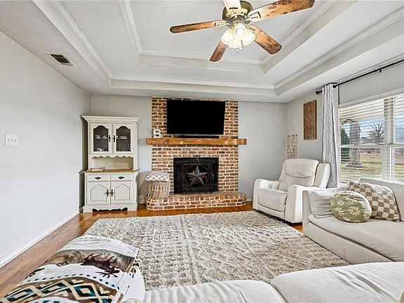 4th image of 18009 Little Rd