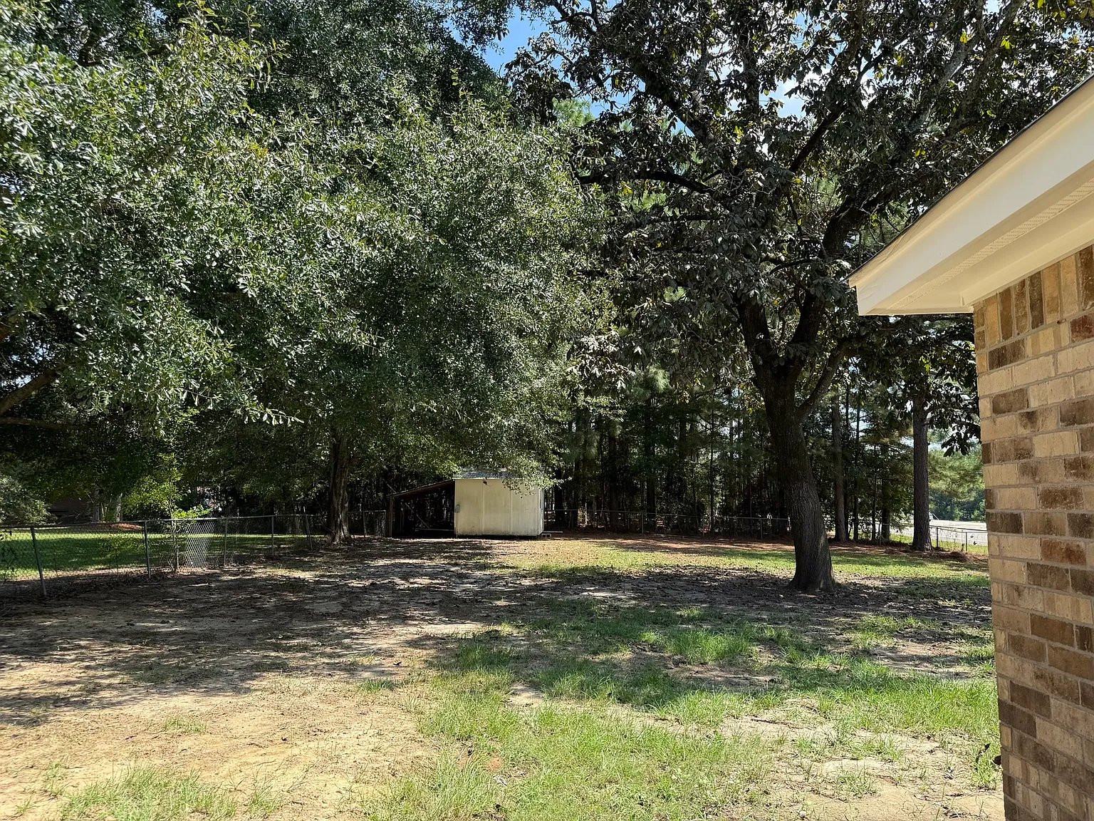 3 bed, 2463 sqft, $1,950 — Photo 2