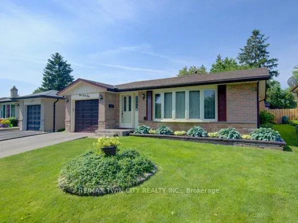141 Hazelglen Dr, Kitchener, ON N2M 2E6