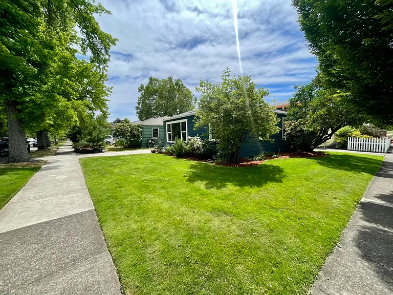 2710 Alder St — Photo 12