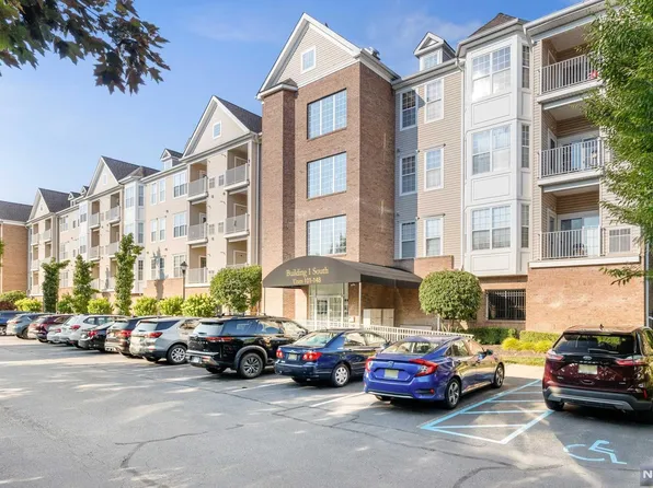 117 Cory Ln, Elmwood Park, NJ 07407