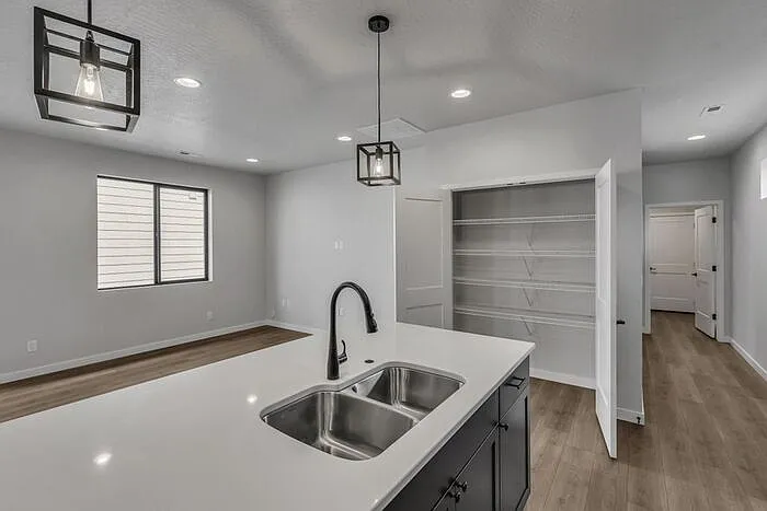 2919 N Phoenix Ln — Photo 10