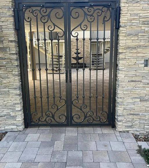 1844 Park Ave #11 — Photo 3