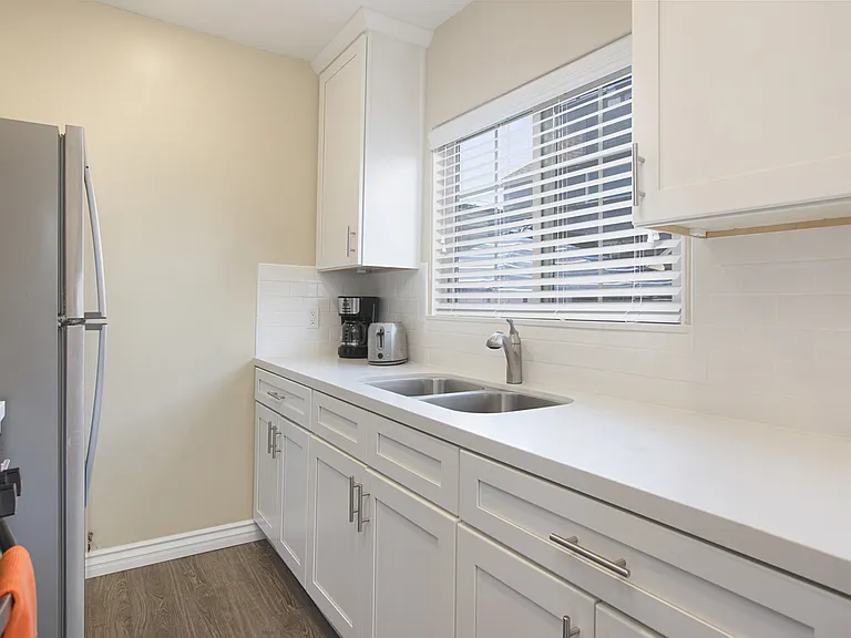 717 Whiting Ct #1 — Photo 3