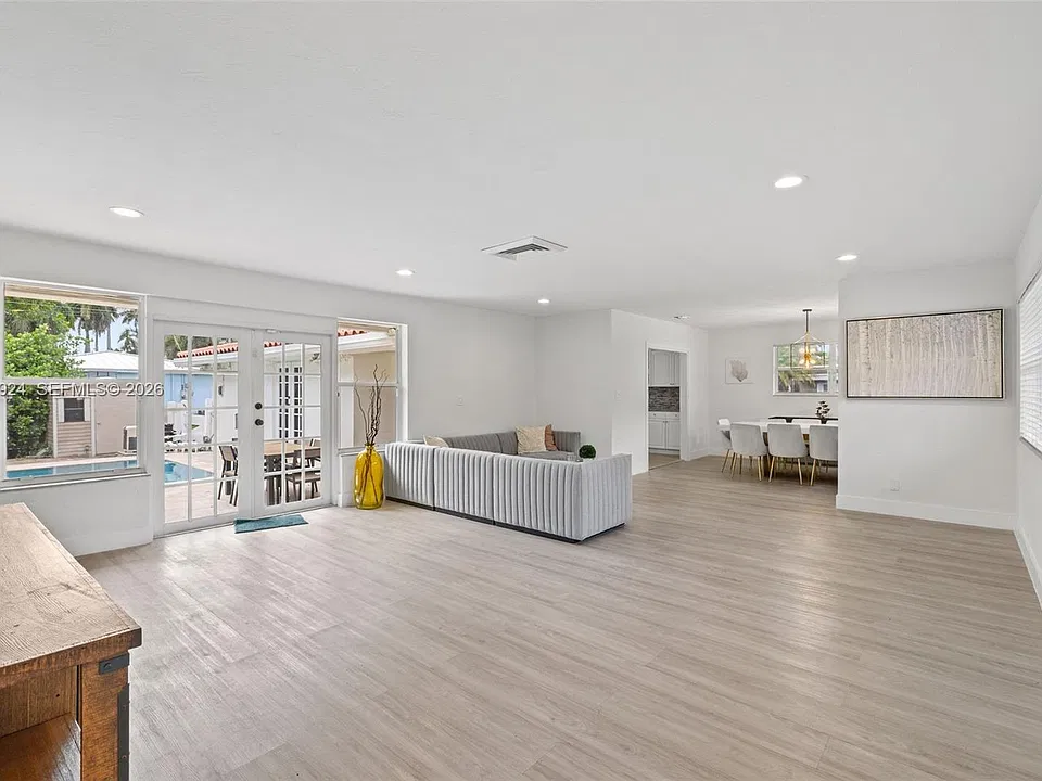 1254 Polk St