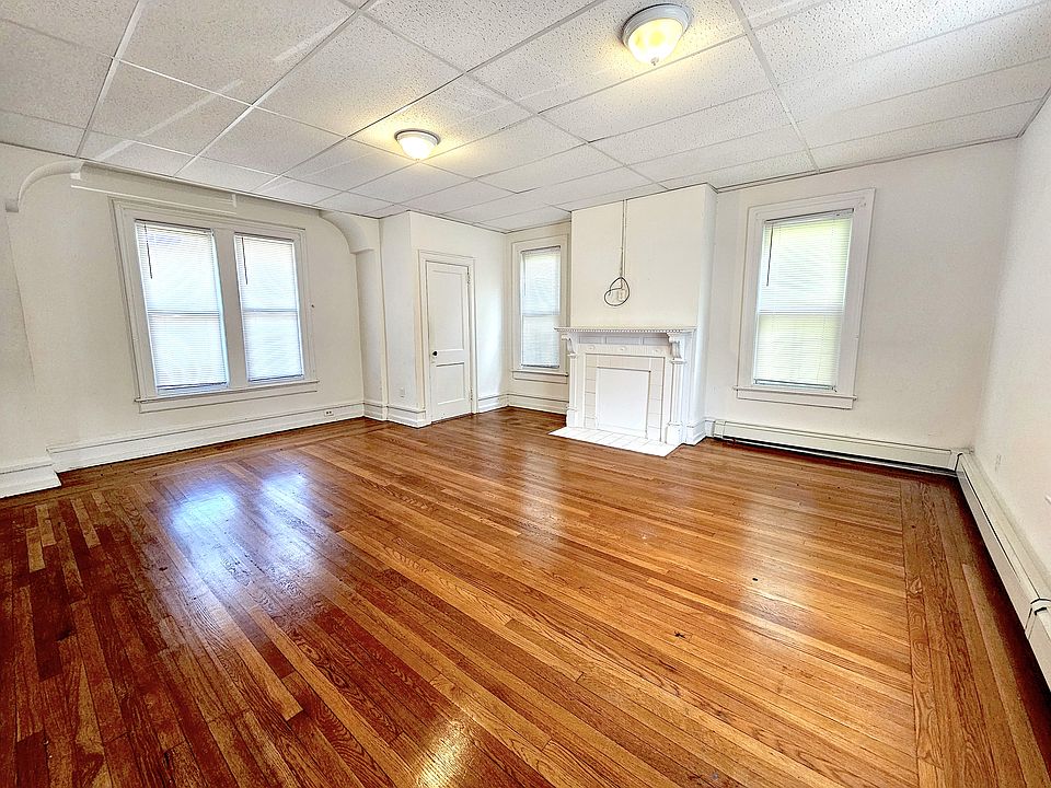 Studio Room (View 1)