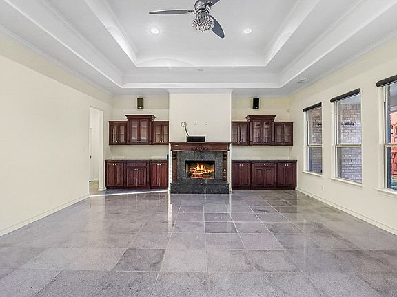 4th image of 3104 San Saba Dr