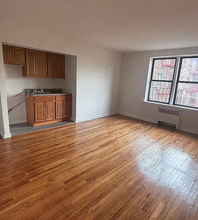 64-00 Saunders St #5F