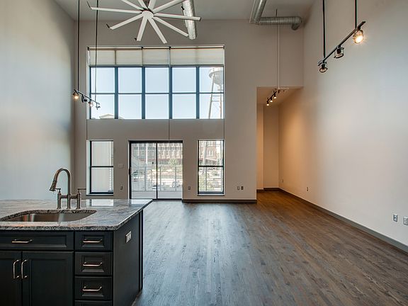 Main Living Room Vacant