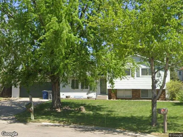 418 Birch Ln, Moorhead, MN 56560
