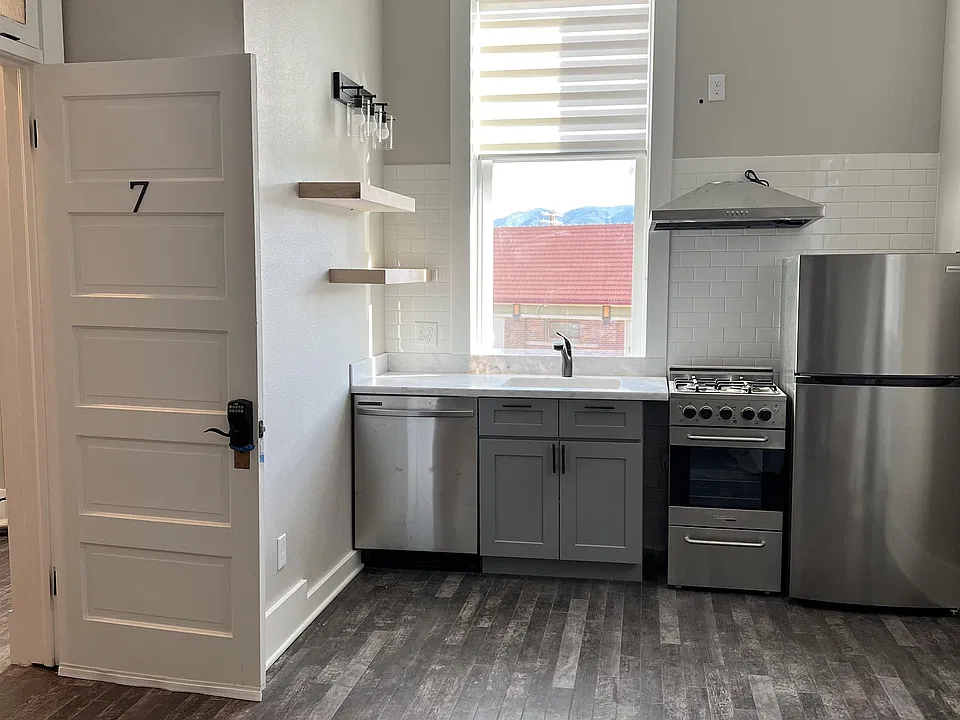 200 S Pikes Peak Ave #7