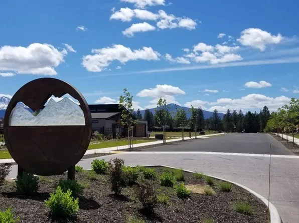 411 E Diamond Peak Ave #26, Sisters, OR 97759