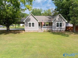 253 White St, Rainsville, AL 35986